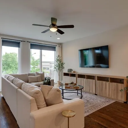 Unforgettable Townhome-close To Broadway-10 Beds! Holiday home Nashville