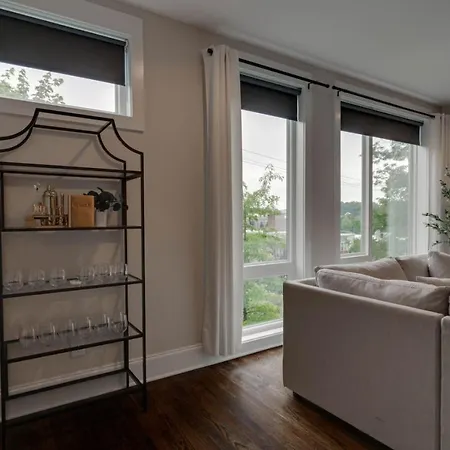 Unforgettable Townhome-close To Broadway-10 Beds!