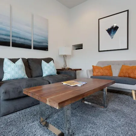 Holiday home Beautiful 3 Bedroom! Near Broadway-12th S-gulch *