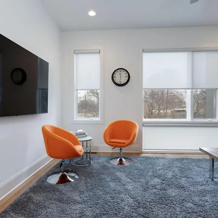 Holiday home Beautiful 3 Bedroom! Near Broadway-12th S-gulch Nashville