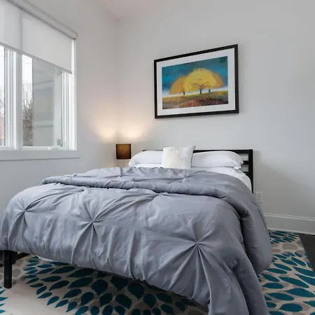 Beautiful 3 Bedroom! Near Broadway-12th S-gulch Holiday home Nashville