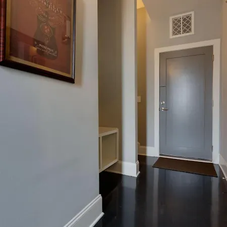 Beautiful 3 Bedroom! Near Broadway-12th S-gulch Holiday home Nashville