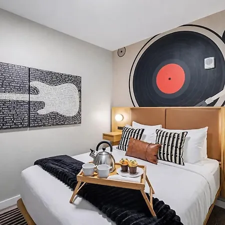 Vinyl - Rooftop Pool - Gym - On Music Row