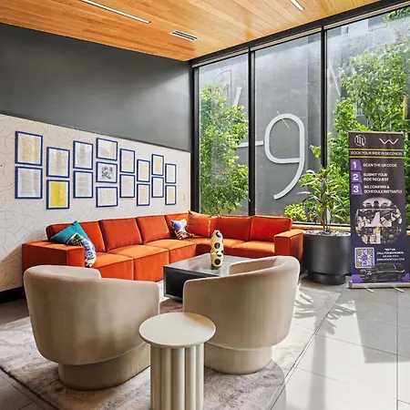 Vinyl - Rooftop Pool - Gym - On Music Row Holiday home