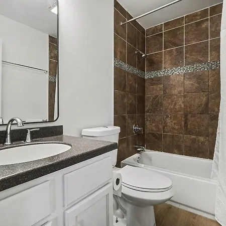 - 914 1st Ave N *