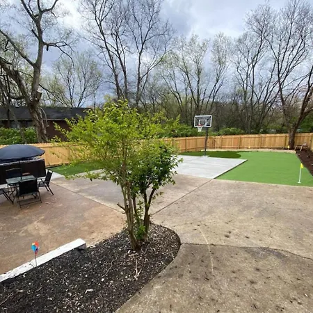 The Playhouse: 4br With Spa, Basketball & Games Nashville