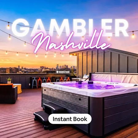 Hot Tub Poker Pool Table & Rooftop Mls View Holiday home *