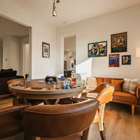 Holiday home Hot Tub Poker Pool Table & Rooftop Mls View