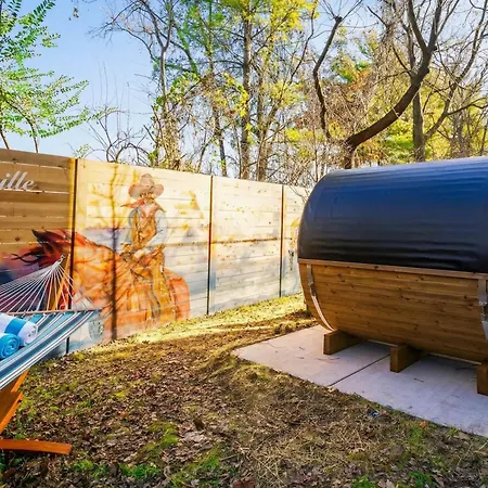 Hot Tub Poker Pool Table & Rooftop Mls View *