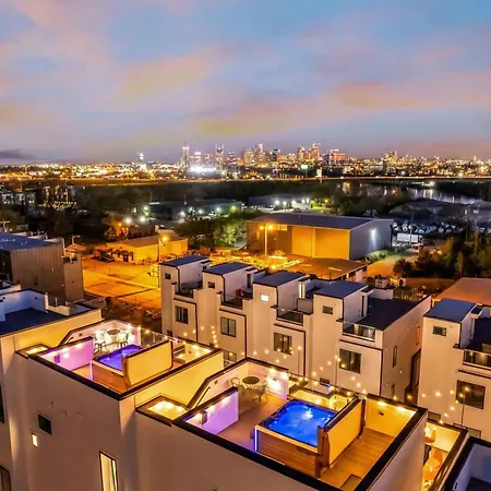 Holiday home Taylor Swift Inspired Hot Tub Rooftop Deck Views