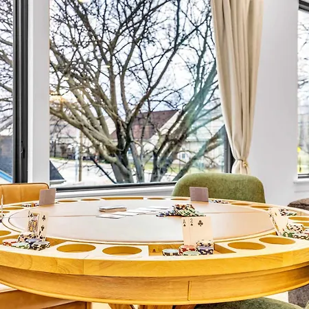Luxury Hot Tub & Rooftop Deck Downtown Holiday home *