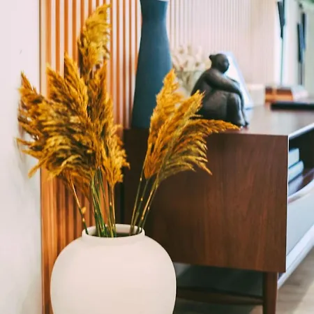 Layla's Downtown Nash Retreat | Walk To Broadway - Pool, Gym, Private Balcony, And More!