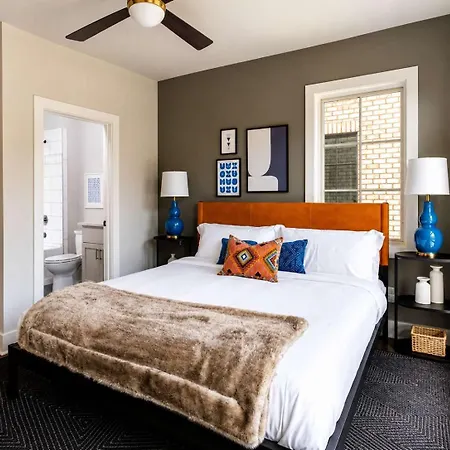 2 West End Homes With Stunning Rooftop Views Holiday home Nashville