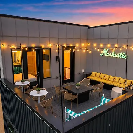 The Southern Lady & Gentleman - Rooftop Patios
