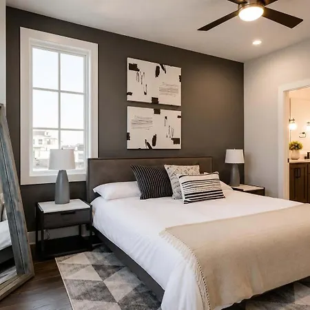 2 West End Homes Minutes To Broadway Holiday home Nashville