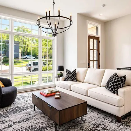 Holiday home 2 West End Homes With Stunning Rooftop Views Nashville