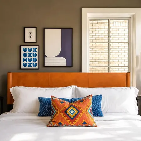 Stylish West End With Rooftop & Patio * Nashville