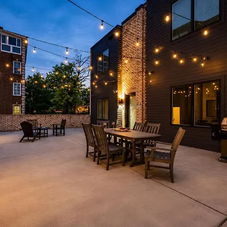 Stylish West End With Rooftop & Patio * Nashville