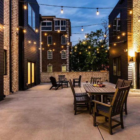Holiday home Stylish West End With Rooftop & Patio Nashville