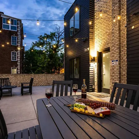 2 West End Homes Minutes To Broadway
