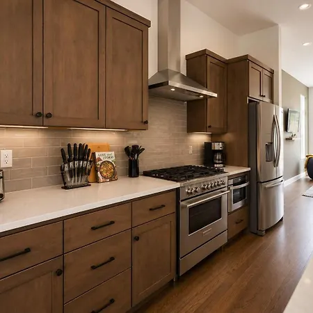 2 West End Homes With Stunning Rooftop Views *