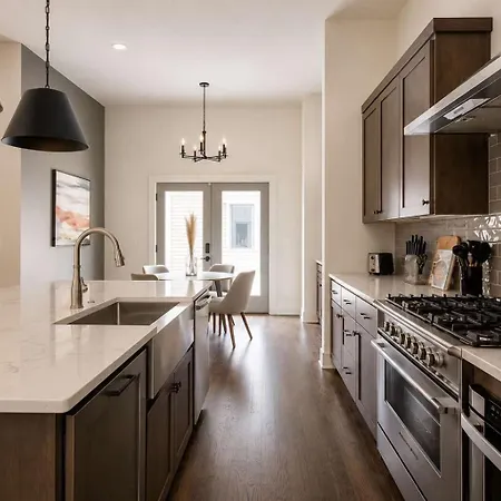 2 West End Homes With Stunning Rooftop Views * Nashville