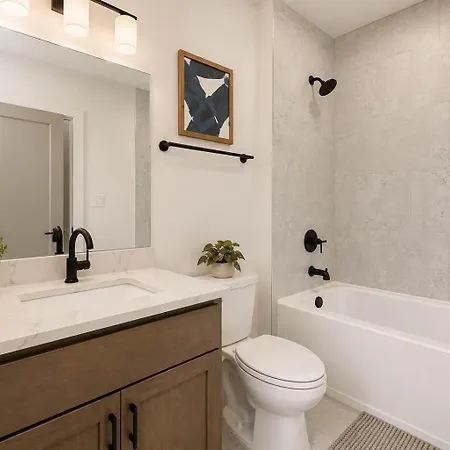 2 West End Homes With Stunning Rooftop Views Holiday home Nashville