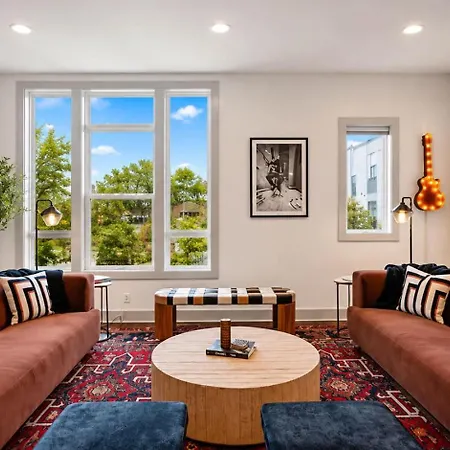Stunning Private Rooftop Sunset Views Holiday home *
