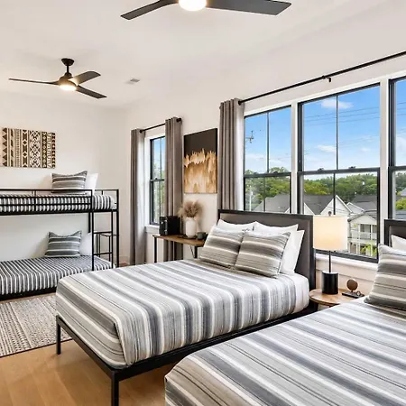 Sprawling Estate - Sleeps 16 *