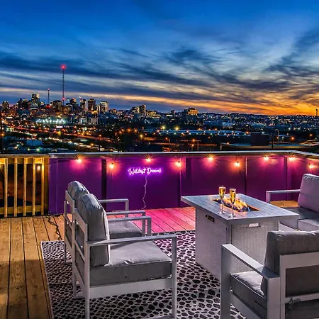 Rooftop Skyline Views - Private Hot Tub - Fire Pit *