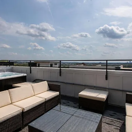 Getaway Hot Tub & Sleeps 12 Holiday home Nashville