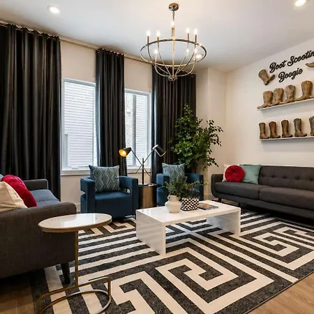 Holiday home Two New Homes Sleeps Up To 24 Nashville