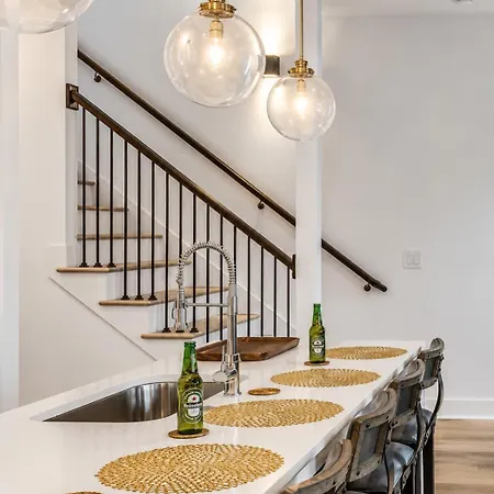 Scovel Row Rooftop Near Broadway Holiday home Nashville