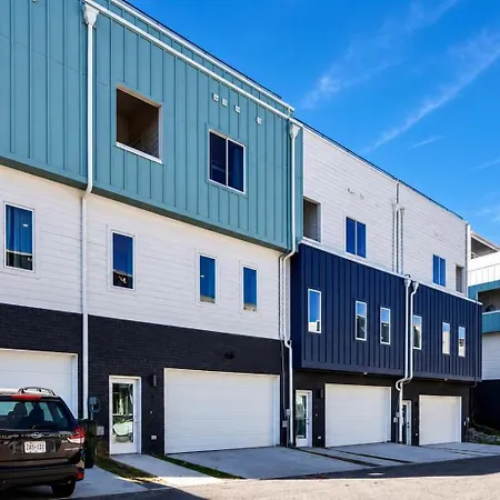 Modern Rooftop & Hot Tub Nashville