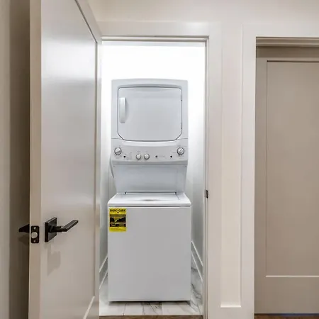 King Bed 3 Miles To Broadway Holiday home Nashville