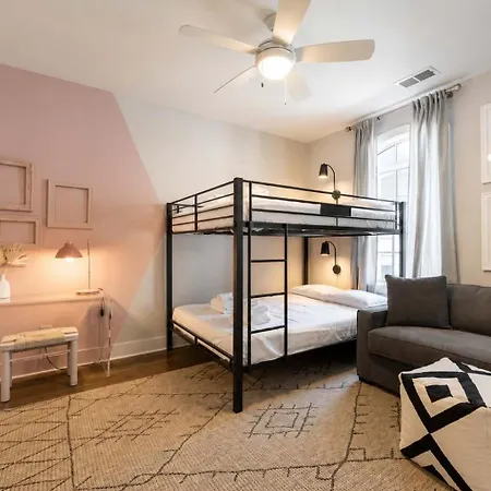 Escape Whiskey & Western Vibes Holiday home