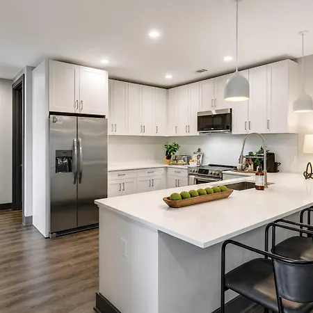 6 Min To Broadway - Gym Rooftop Sleeps 8