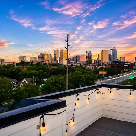Nashville Escape Skyline Views Minutes To Broadway Holiday home *
