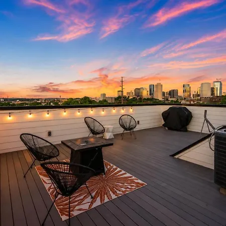 Nashville Escape Skyline Views Minutes To Broadway Holiday home *