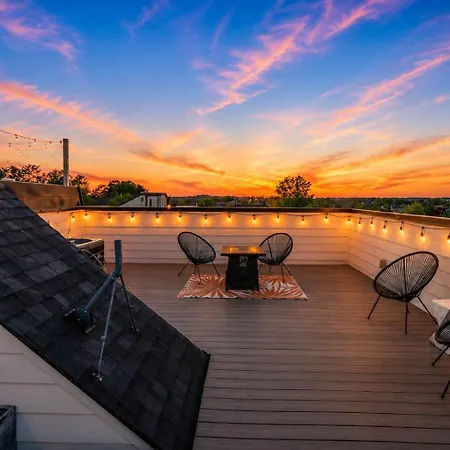Nashville Escape Skyline Views Minutes To Broadway Holiday home *