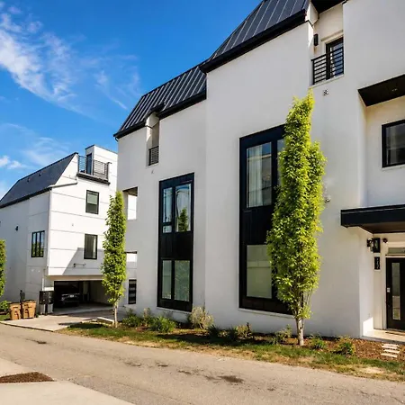 Holiday home Nashville Escape Skyline Views Minutes To Broadway *
