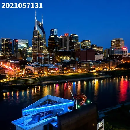 Holiday home 2 New Homes Near Vandy & 3 Min To Bars Nashville