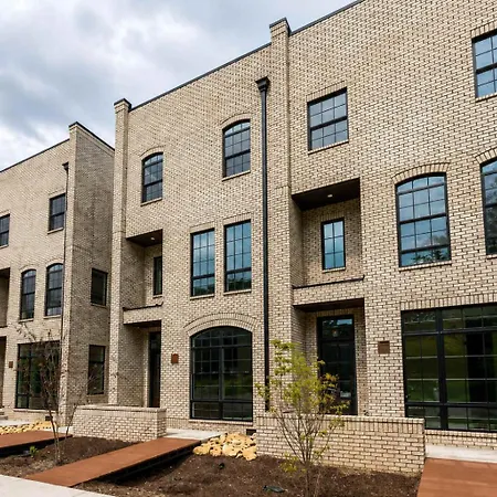 2 New Homes Near Vandy & 3 Min To Bars
