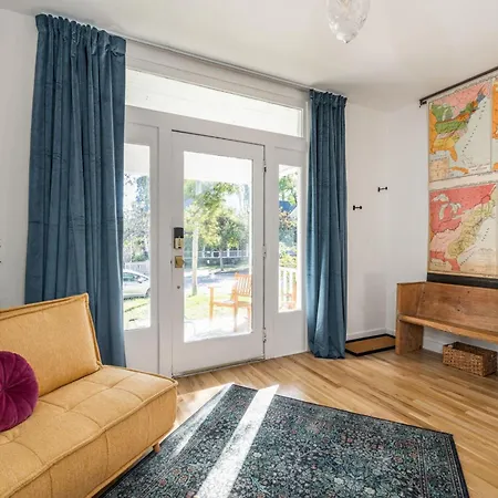 Chic 2 Bed 2 Bath, In 12 South * Nashville