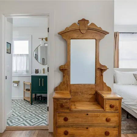 Chic 2 Bed 2 Bath, In 12 South Holiday home