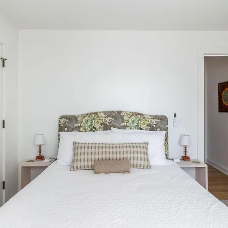Chic 2 Bed 2 Bath, In 12 South Holiday home