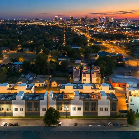 Rooftop Fire Pit Lounge Skyline Dt Nash Views Holiday home *