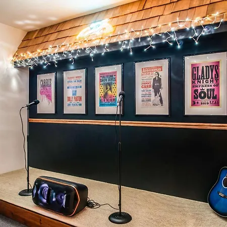 Rooftop Downtown Views - Bluebird Karaoke Holiday home