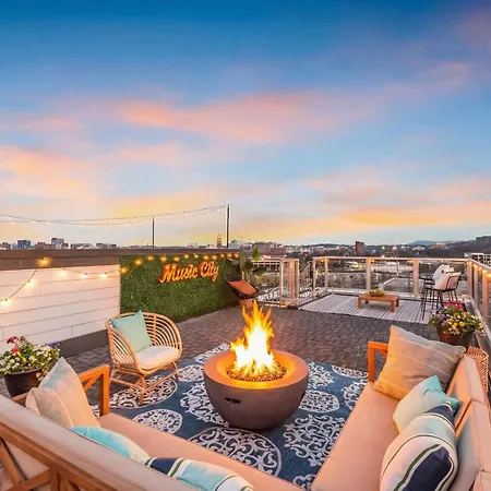 Holiday home Rooftop Downtown Views - Bluebird Karaoke Nashville