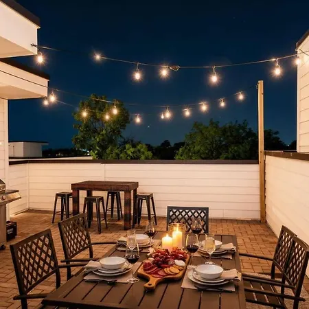 Holiday home Grill Fire Pit & Views Near Downtown